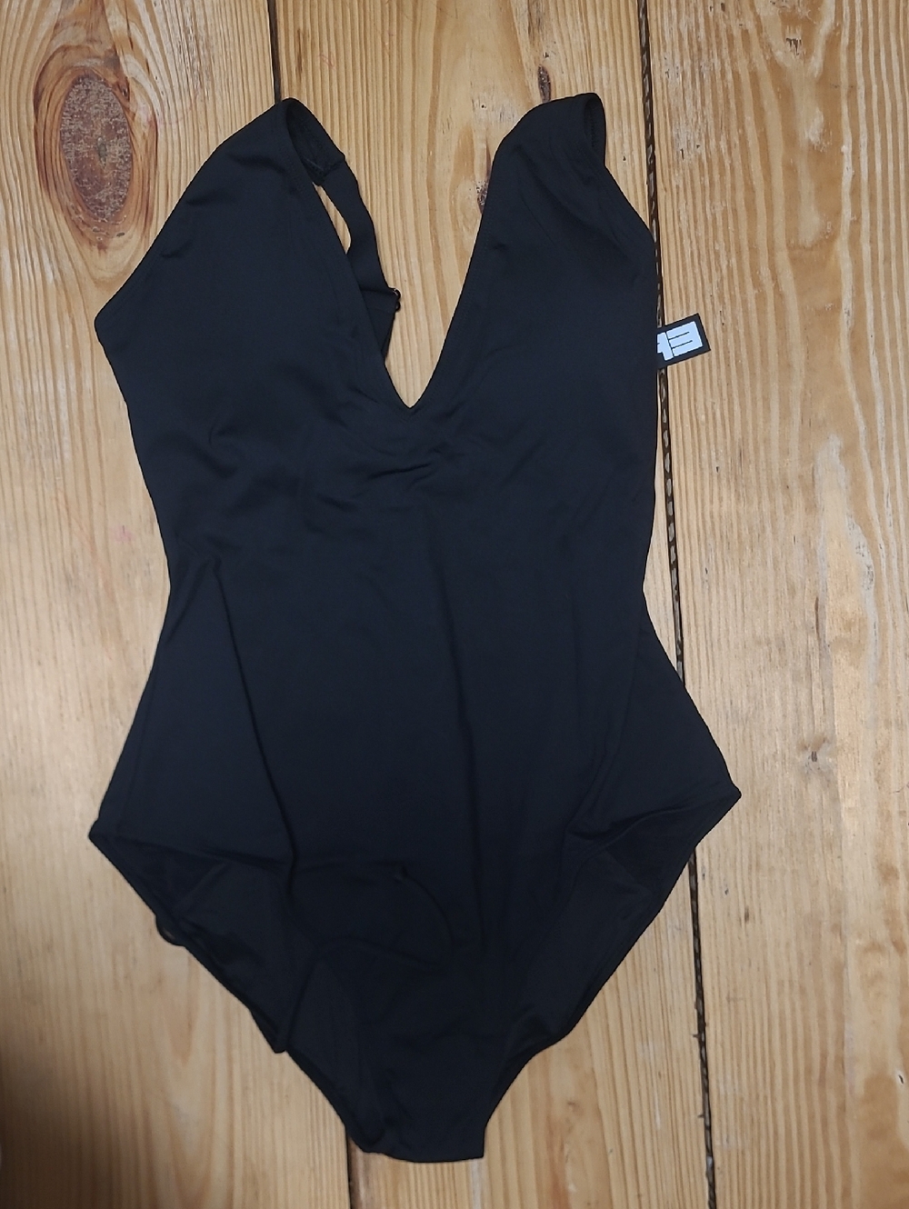 12. NWT  $175 STYLE PLUNGEY XL SHORT